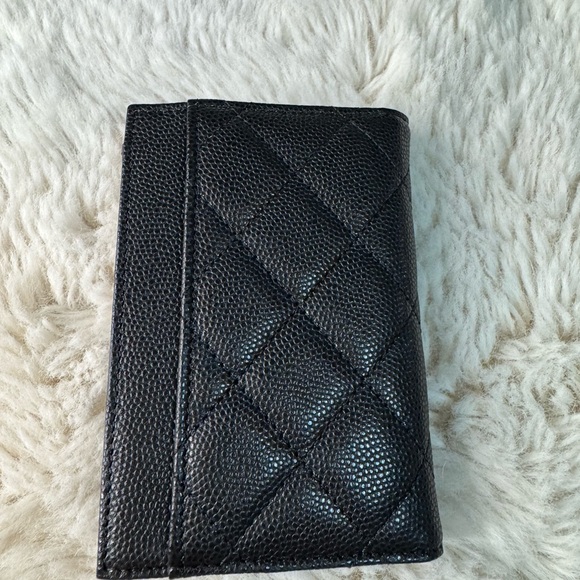 Price is firm NWT Chanel flip open card holder - Picture 4 of 9